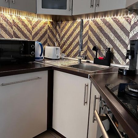 Airport Road/Repter Koezeli Haz Privat Parkoloval Apartment Budapest Ngoại thất bức ảnh