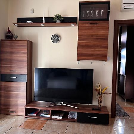 Airport Road/Repter Koezeli Haz Privat Parkoloval Apartment Budapest Ngoại thất bức ảnh