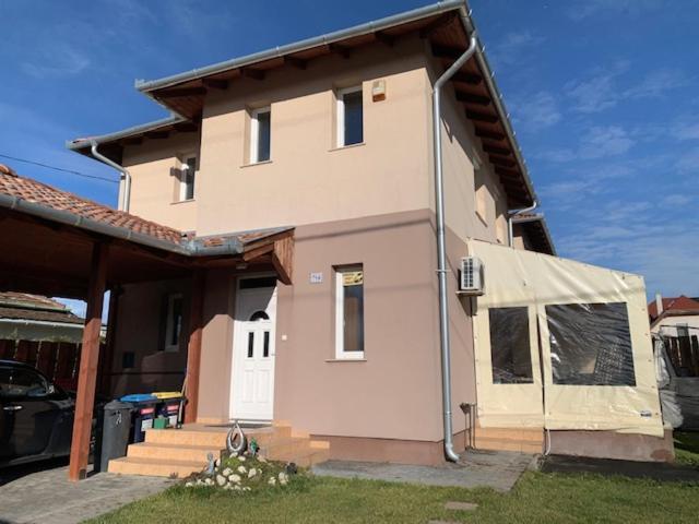 Airport Road/Repter Koezeli Haz Privat Parkoloval Apartment Budapest Ngoại thất bức ảnh